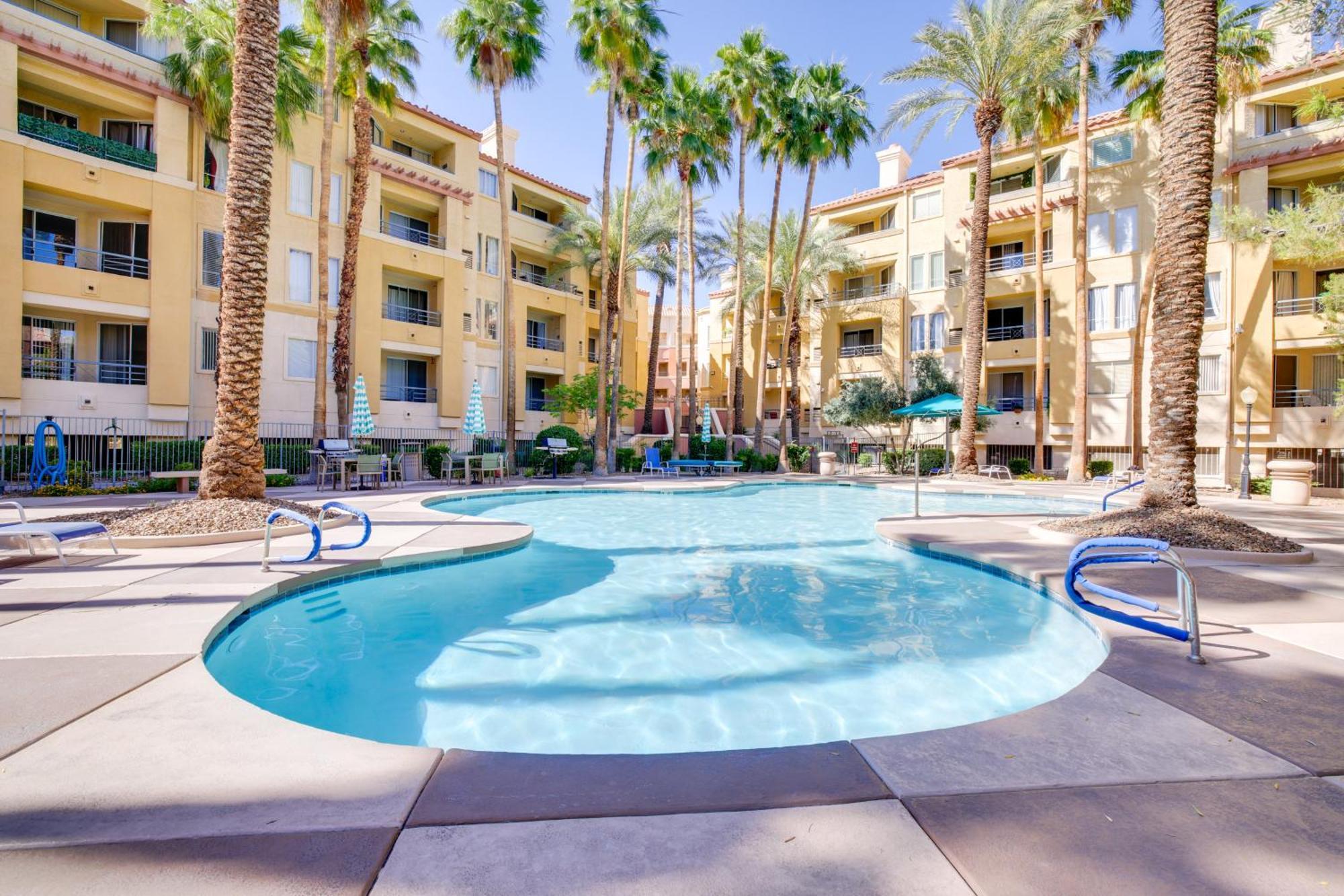 Apartment Walk To Vegas Strip Modern With Patio! Las Vegas